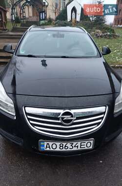 Универсал Opel Insignia 2010 в Хусте