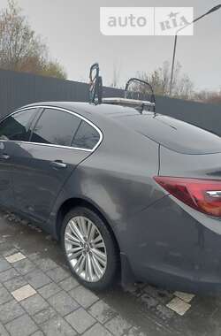 Седан Opel Insignia 2014 в Ужгороде