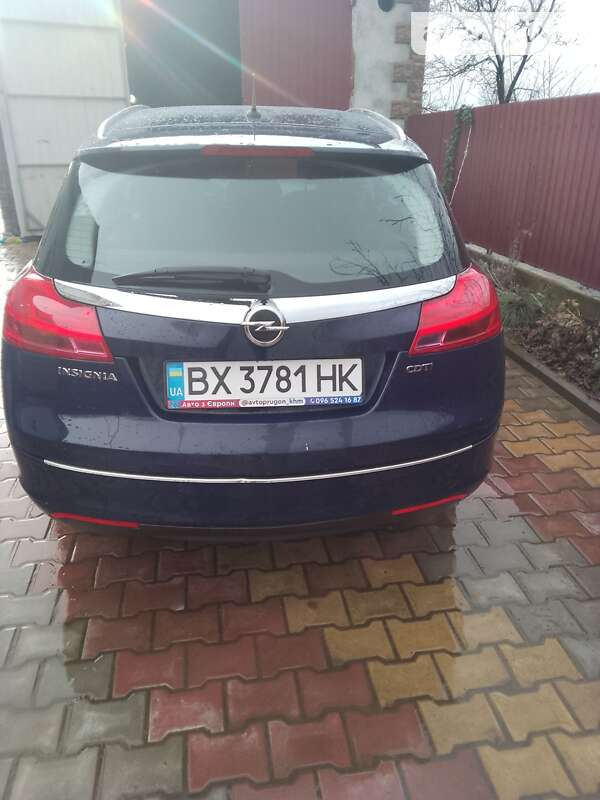 Универсал Opel Insignia 2013 в Староконстантинове
