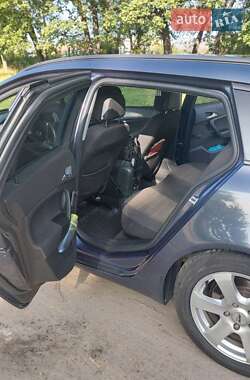 Универсал Opel Insignia 2010 в 