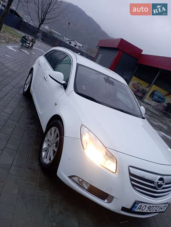 Универсал Opel Insignia 2011 в Виноградове