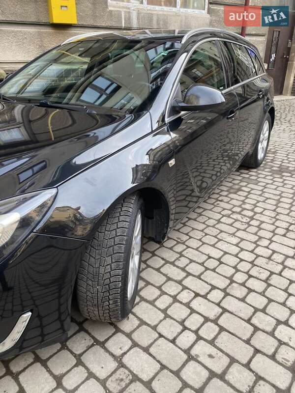 Універсал Opel Insignia 2015 в Івано-Франківську