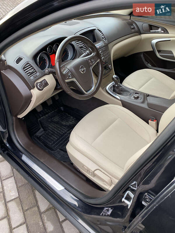Універсал Opel Insignia 2010 в Кам'янському