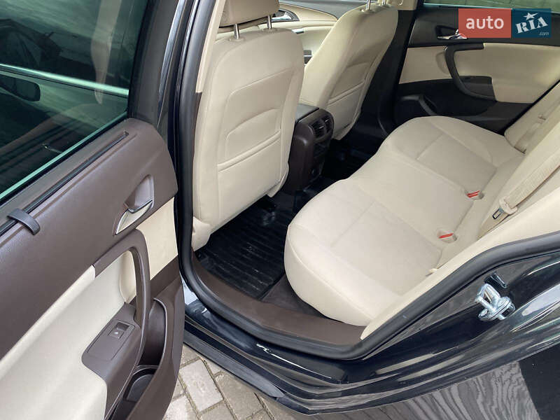 Універсал Opel Insignia 2010 в Кам'янському