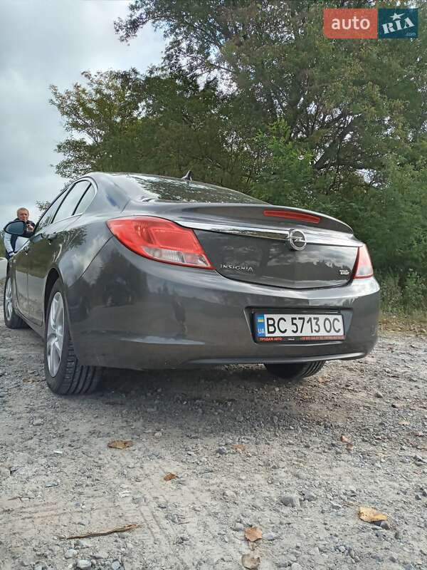 Седан Opel Insignia 2009 в Пустомытах