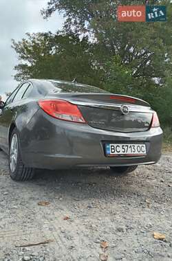 Седан Opel Insignia 2009 в 