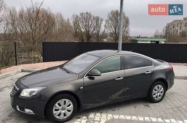 Седан Opel Insignia 2013 в Хмельницком