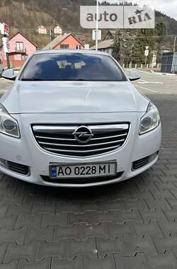Лифтбек Opel Insignia 2013 в Рахове