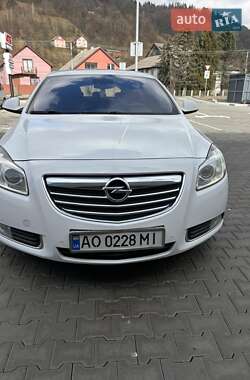 Лифтбек Opel Insignia 2013 в Рахове