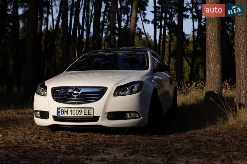 Універсал Opel Insignia 2010 в Охтирці
