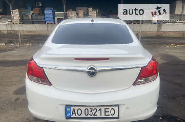 Седан Opel Insignia 2011 в Ужгороде