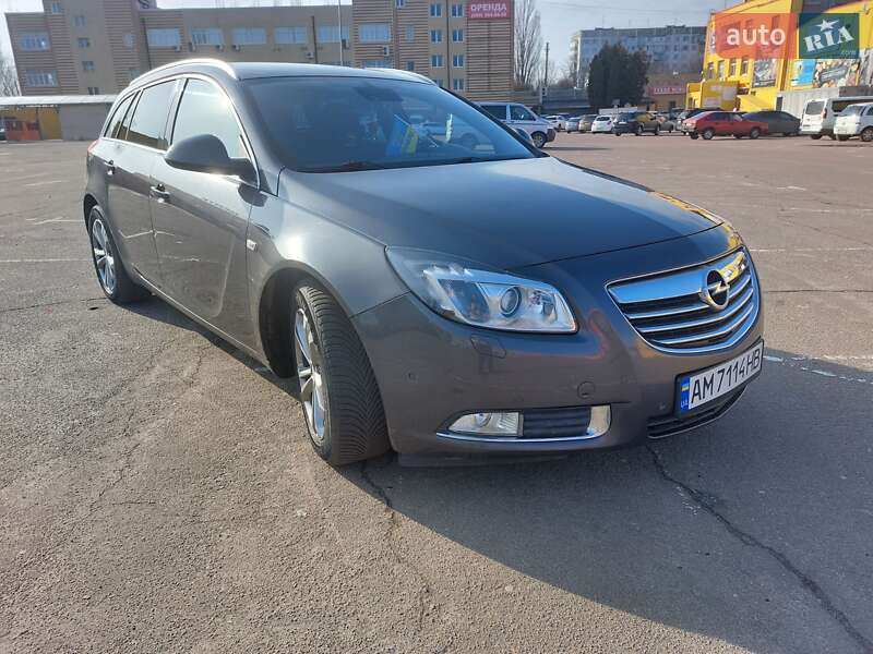 Універсал Opel Insignia 2010 в Житомирі