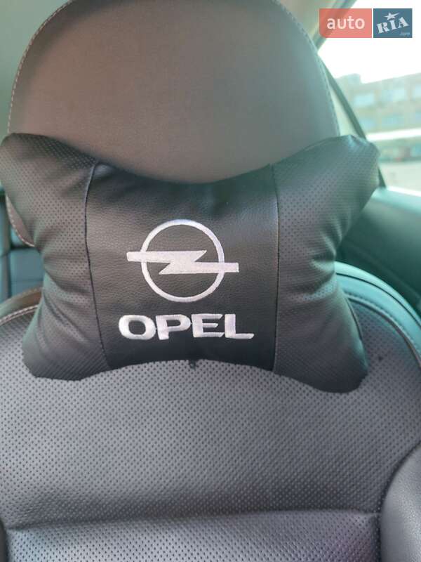 Універсал Opel Insignia 2010 в Житомирі