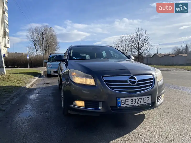 Универсал Opel Insignia 2010 в 