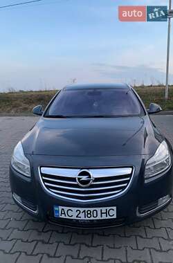 Универсал Opel Insignia 2011 в 