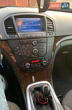 Универсал Opel Insignia 2011 в 