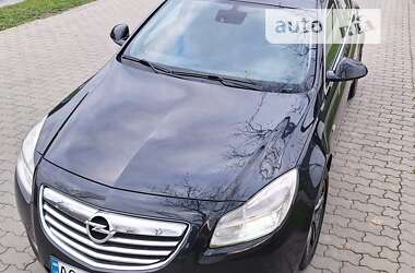 Лифтбек Opel Insignia 2012 в Сваляве