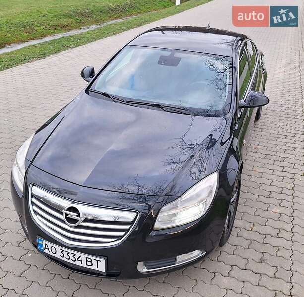Лифтбек Opel Insignia 2012 в 