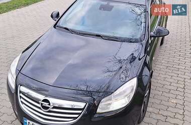 Лифтбек Opel Insignia 2012 в Сваляве