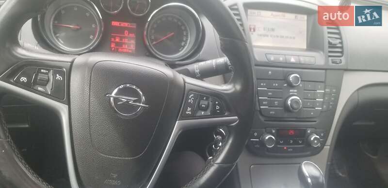 Универсал Opel Insignia 2011 в Новояворовске