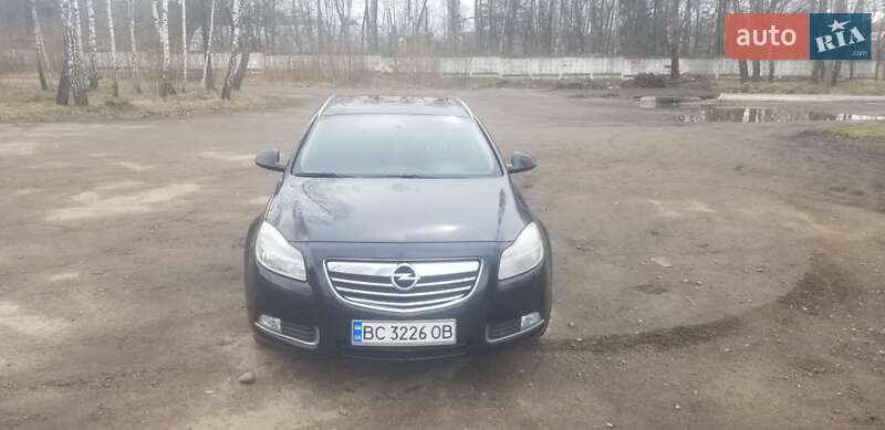 Универсал Opel Insignia 2011 в Новояворовске