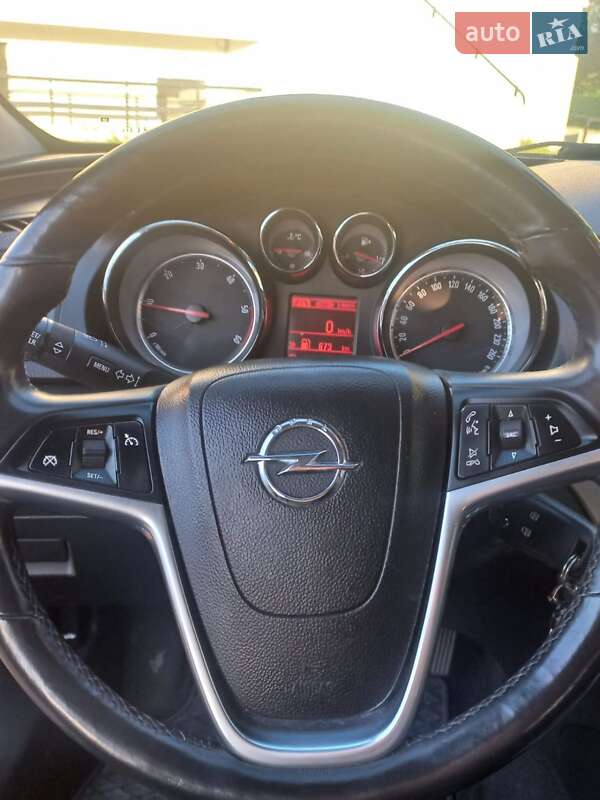 Универсал Opel Insignia 2013 в Николаеве