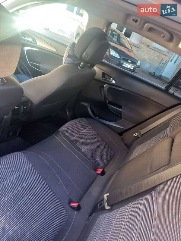 Универсал Opel Insignia 2013 в Николаеве
