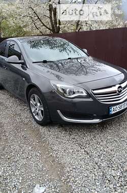 Седан Opel Insignia 2013 в Рахові