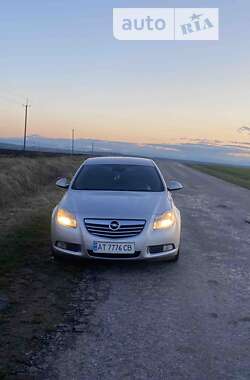 Седан Opel Insignia 2012 в Тлумачі