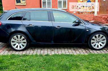 Универсал Opel Insignia 2010 в 