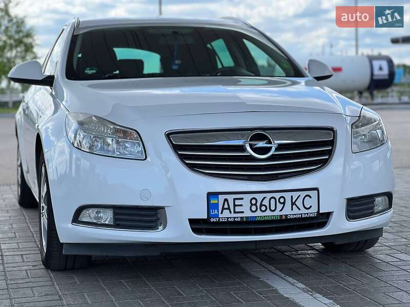 Універсал Opel Insignia 2011 в Дніпрі