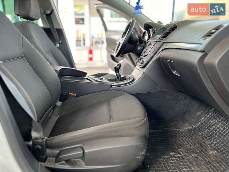 Універсал Opel Insignia 2011 в Дніпрі