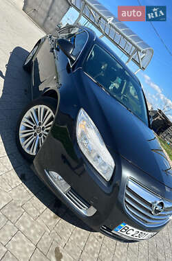 Универсал Opel Insignia 2012 в Буске