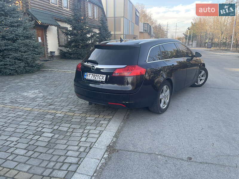 Універсал Opel Insignia 2011 в Херсоні