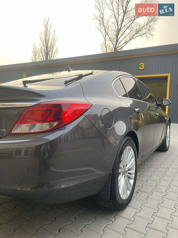 Седан Opel Insignia 2012 в Киеве