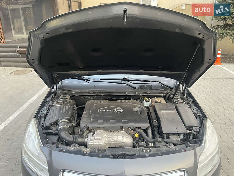 Седан Opel Insignia 2012 в Киеве