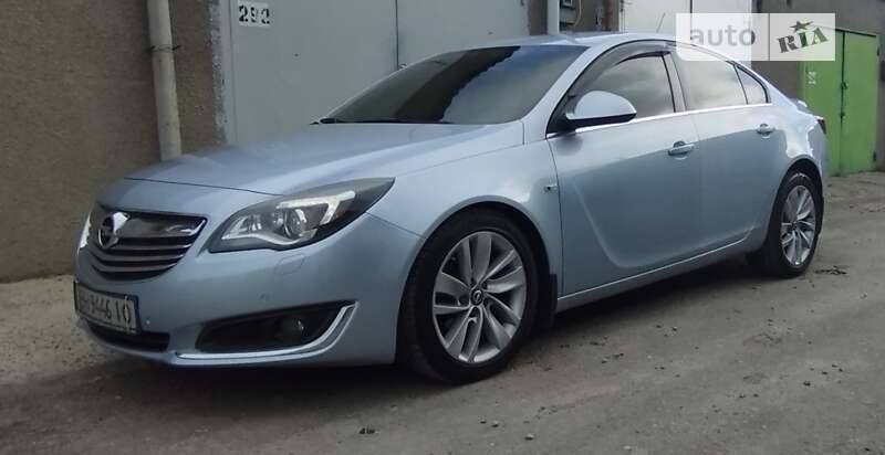 Седан Opel Insignia 2013 в Южному