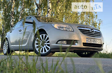 Седан Opel Insignia 2009 в Мене