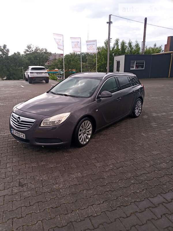 Універсал Opel Insignia 2009 в Чернівцях