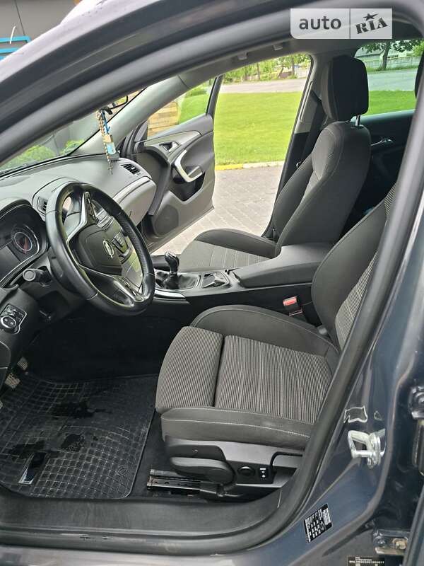 Универсал Opel Insignia 2014 в Коростене