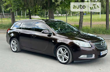 Універсал Opel Insignia 2013 в Звягелі