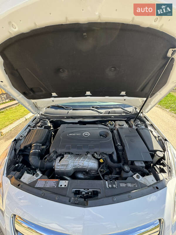 Седан Opel Insignia 2010 в Чернівцях