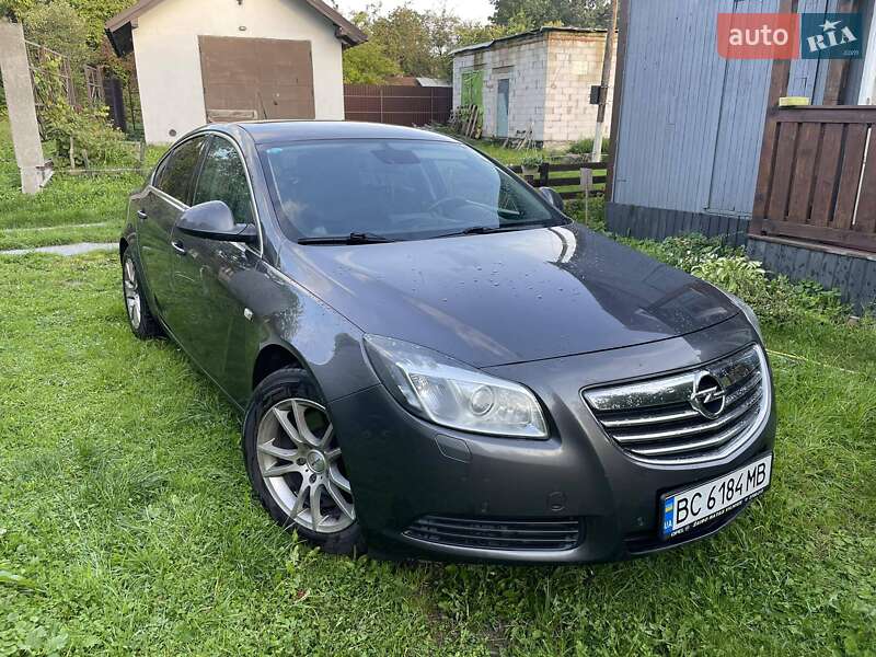 Лифтбек Opel Insignia 2010 в Львове