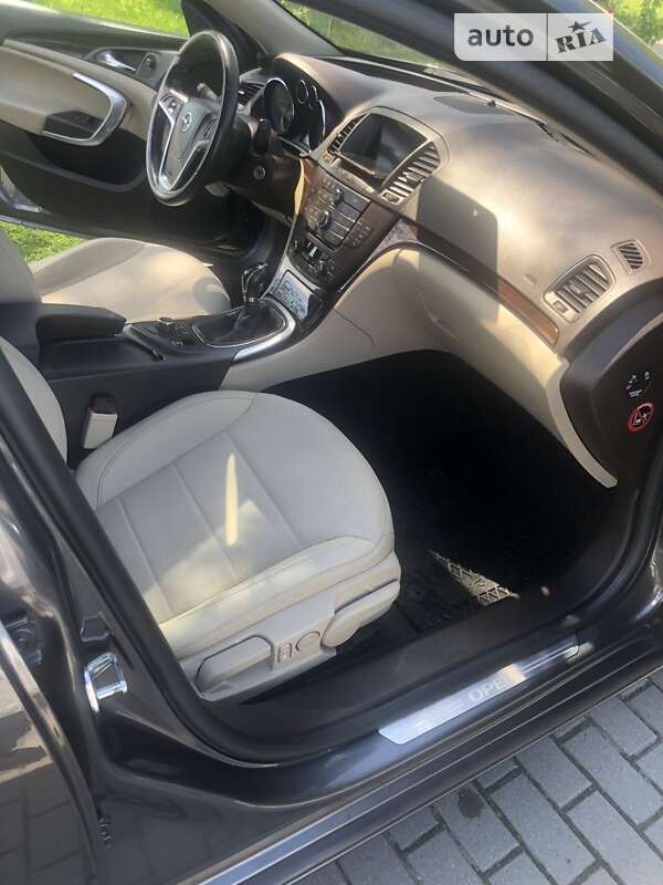 Opel Insignia 2011