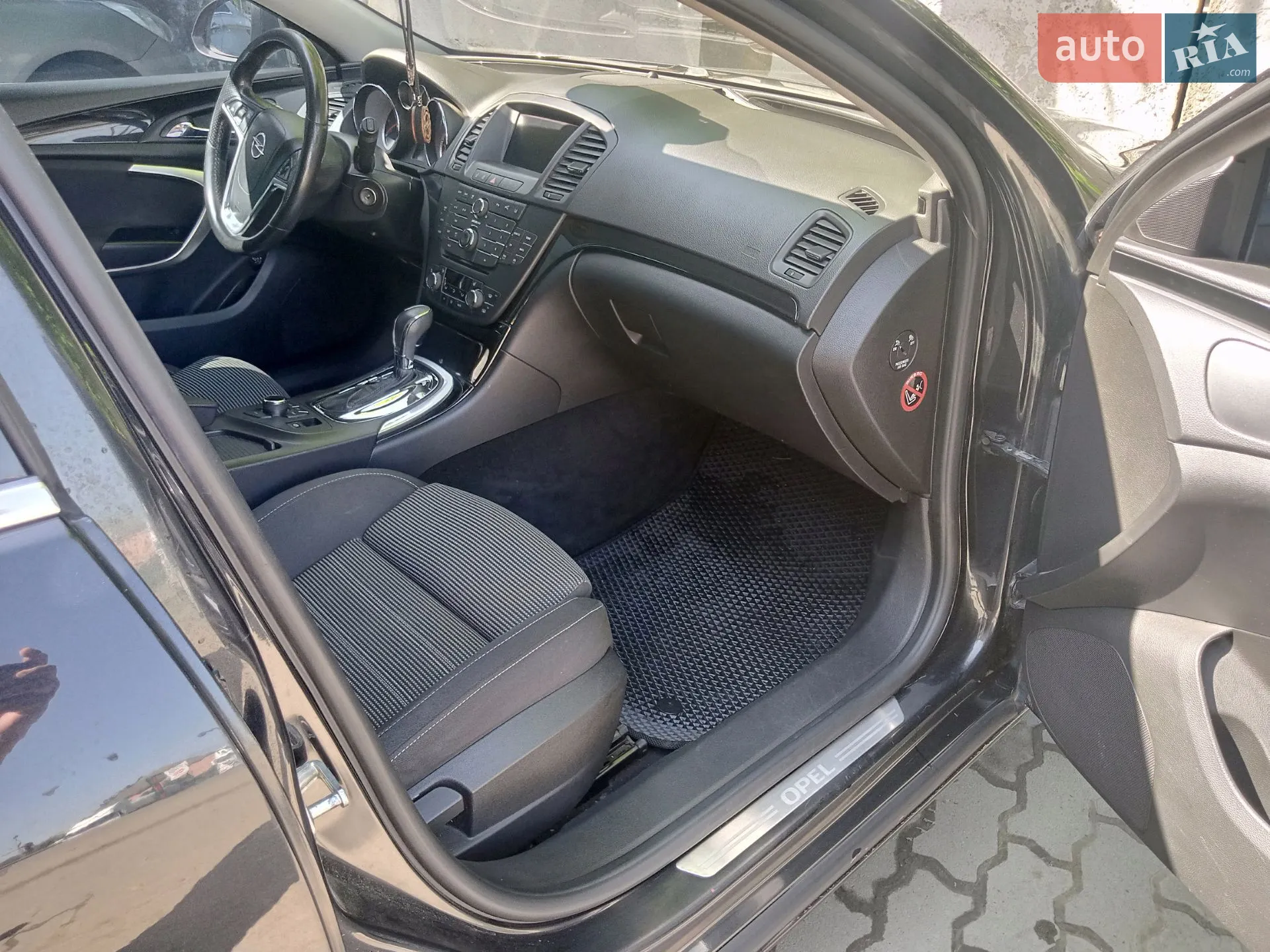2010 Opel Insignia - мініатюра 11