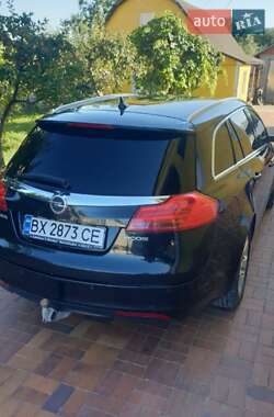 Универсал Opel Insignia 2012 в 