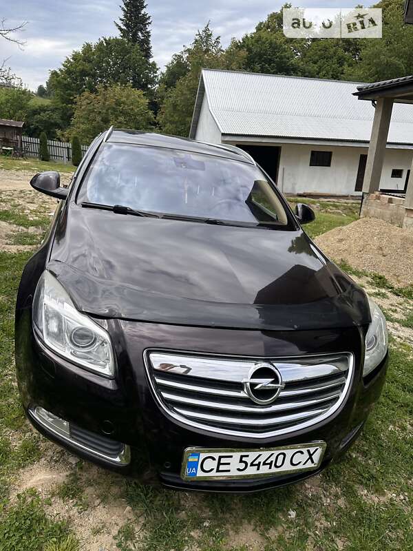 Универсал Opel Insignia 2012 в Сторожинце