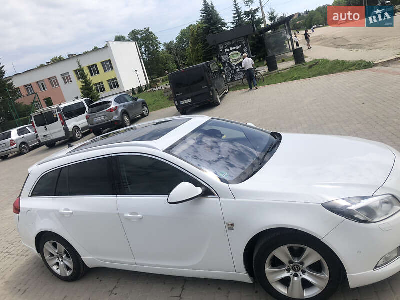 Универсал Opel Insignia 2011 в Самборе