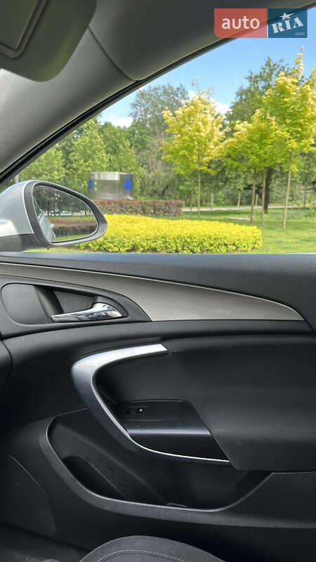 Універсал Opel Insignia 2009 в Дніпрі