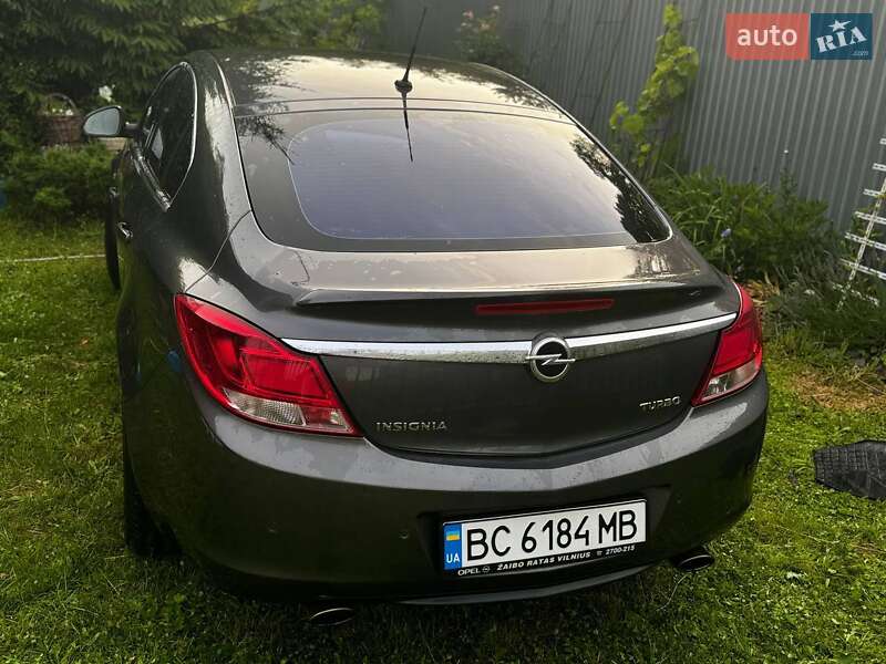 Лифтбек Opel Insignia 2010 в Львове